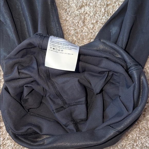Lululemon Black Shine leggings size 4! - Picture 5 of 7